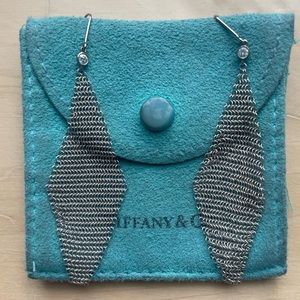Stunning Tiffany & Company Elsa Peretti mesh earrings